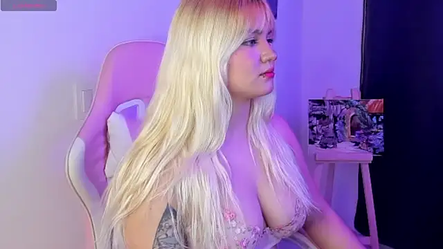 Snapshot of Pretty__zoe chatting on February 2025 02:56:02 AM Pretty  zoe online show from February 2025 02:56:02 AM