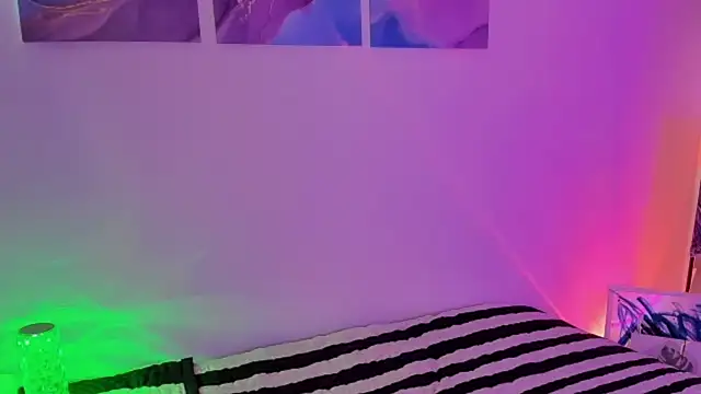 Snapshot of Pretty__zoe chatting on March 2025 08:05:02 PM Pretty  zoe online show from March 2025 08:05:02 PM