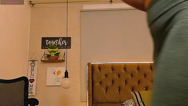 Snapshot of Thammy_Adams chatting on February 2025 11:06:02 PM Thammy Adams online show from February 2025 11:06:02 PM