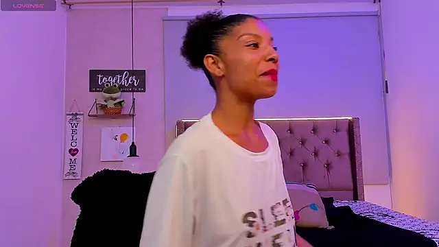 Snapshot of Thammy_Adams chatting on February 2025 02:17:02 AM Thammy Adams online show from February 2025 02:17:02 AM