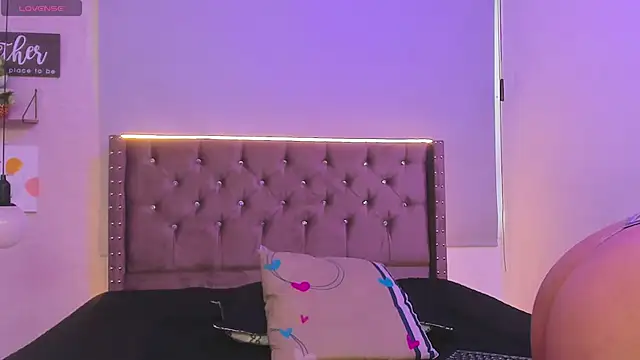 Snapshot of Thammy_Adams chatting on January 2025 08:11:02 PM Thammy Adams online show from January 2025 08:11:02 PM