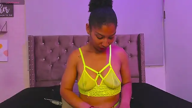 Snapshot of Thammy_Adams chatting on January 2025 11:30:01 PM Thammy Adams online show from January 2025 11:30:01 PM