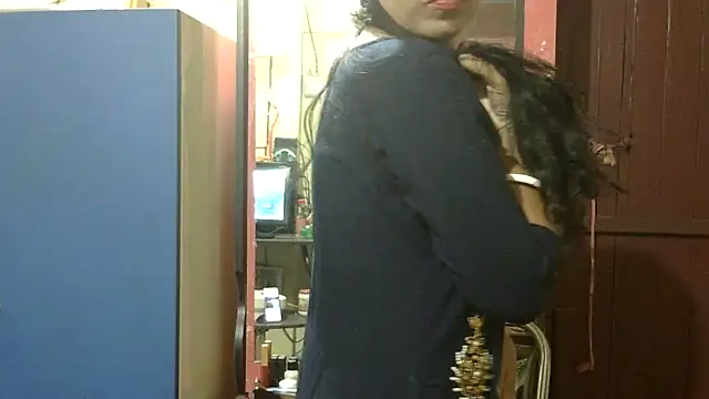 Pramila Manish online show from November 2025 01:37:02 AM