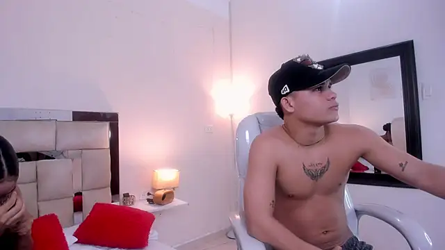 saraandstiven online show from March 2025 03:05:02 AM