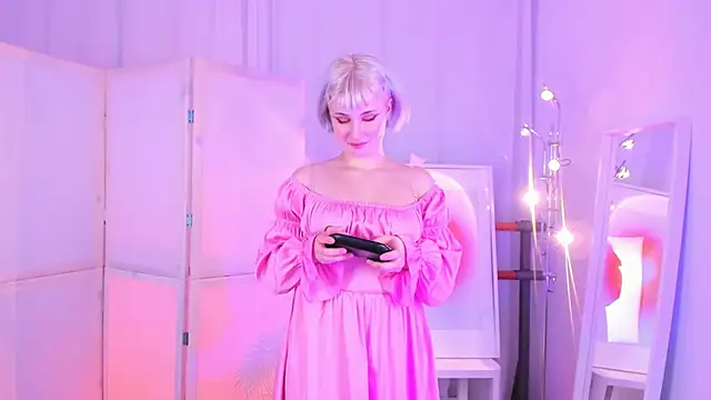 Pieris Lisa online show from January 2025 01:53:01 PM