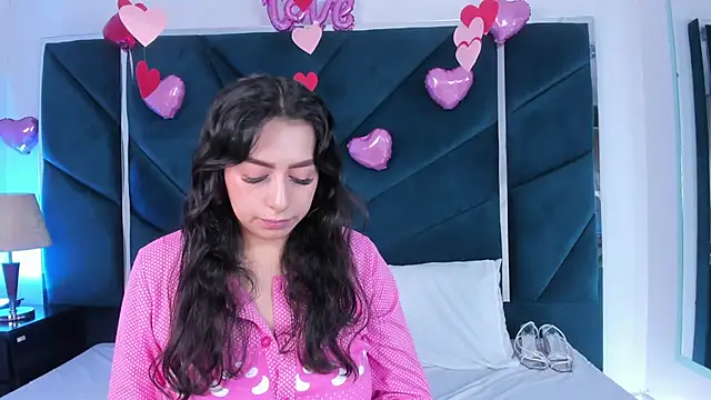 Snapshot of AlondraMendez chatting on February 2025 10:49:02 AM AlondraMendez online show from February 2025 10:49:02 AM