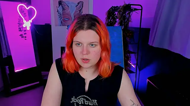 NielletaBlossom online show from March 2025 02:16:01 PM