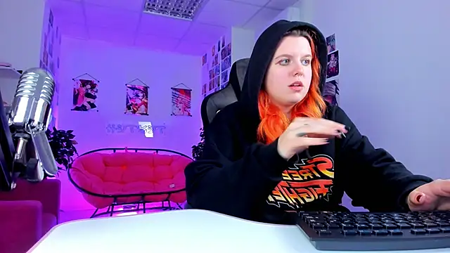 NielletaBlossom online show from March 2025 11:44:02 AM