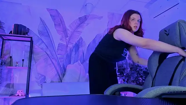 NielletaBlossom online show from September 2025 05:25:01 AM