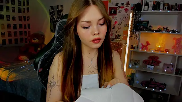 AkiraKatsu online show from December 2025 11:12:02 AM