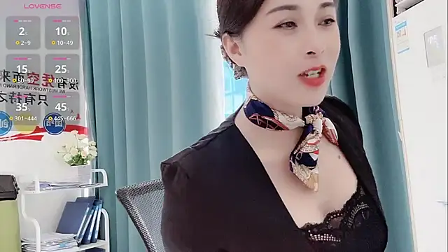 Snapshot of Qwi-V1 chatting on September 2025 02:32:01 AM Qwi-V1 online show from September 2025 02:32:01 AM