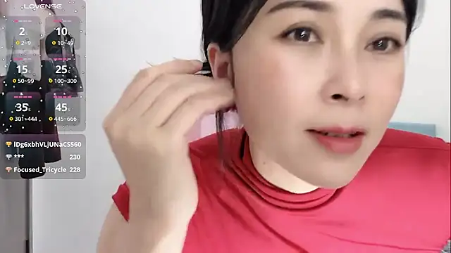 Snapshot of Qwi-V1 chatting on January 2025 01:37:01 AM Qwi-V1 online show from January 2025 01:37:01 AM