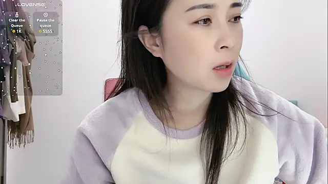 Snapshot of Qwi-V1 chatting on February 2025 12:26:01 AM Qwi-V1 online show from February 2025 12:26:01 AM