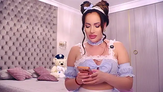 Snapshot of TianaPosh chatting on March 2026 09:44:02 PM TianaPosh online show from March 2026 09:44:02 PM