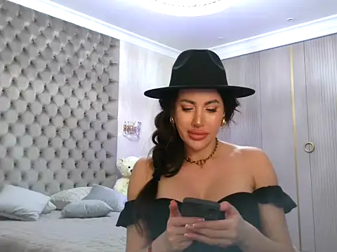 Snapshot of TianaPosh chatting on March 2025 03:09:02 AM TianaPosh online show from March 2025 03:09:02 AM