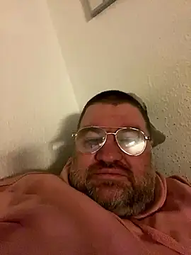 Snapshot of thetobmaster200 chatting on December 2024 07:06:01 PM thetobmaster200 online show from December 2024 07:06:01 PM