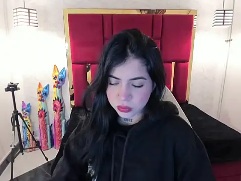 Violet m online show from October 2025 12:31:02 PM