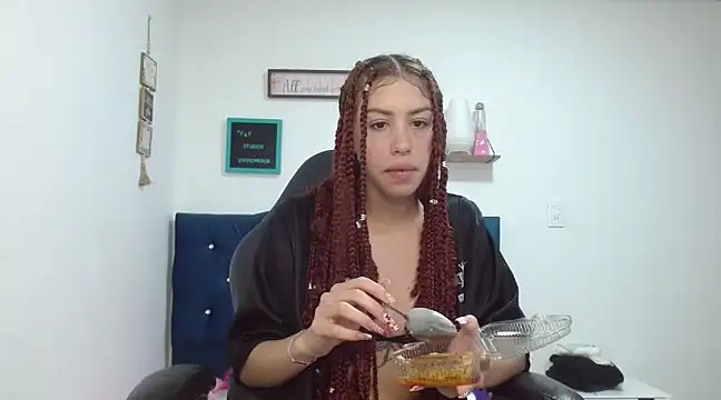 Perla web09 online show from January 2025 09:26:01 PM
