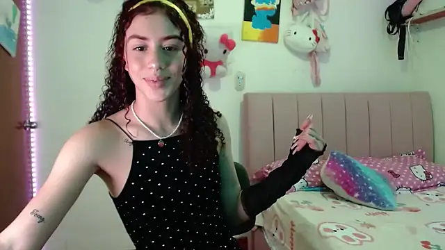 Perla web09 online show from October 2025 06:31:01 PM