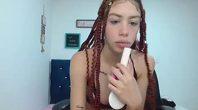 Perla web09 online show from January 2025 06:14:02 PM