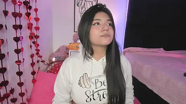Snapshot of DesireSweet chatting on February 2025 01:43:02 AM DesireSweet online show from February 2025 01:43:02 AM