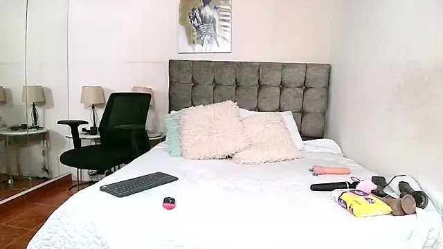 IssabellaJones online show from November 2025 12:43:02 AM