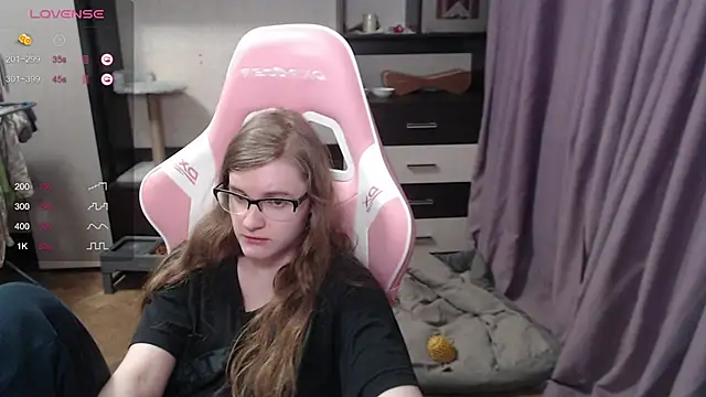 Snapshot of Tomato_Tease chatting on March 2025 09:05:02 PM Tomato Tease online show from March 2025 09:05:02 PM
