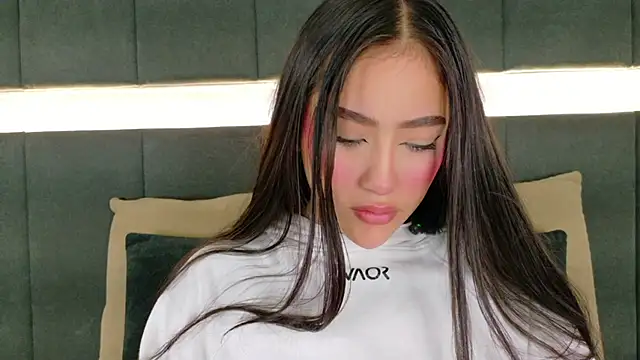 Snapshot of nicolle_pierce chatting on October 2025 01:32:01 PM nicolle pierce online show from October 2025 01:32:01 PM