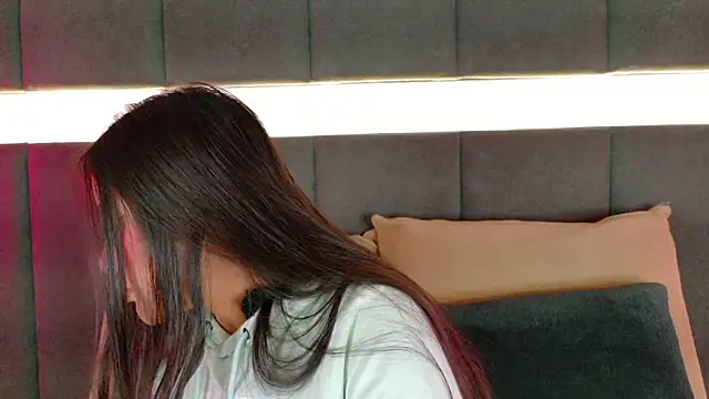 Snapshot of nicolle_pierce chatting on October 2025 01:12:02 PM nicolle pierce online show from October 2025 01:12:02 PM