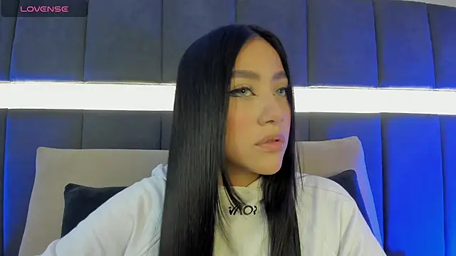 Snapshot of nicolle_pierce chatting on March 2025 01:29:01 PM nicolle pierce online show from March 2025 01:29:01 PM