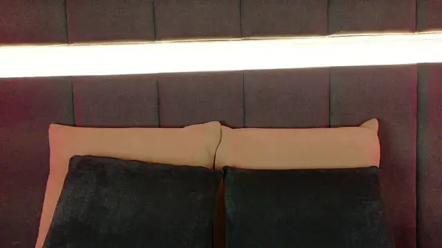 Snapshot of nicolle_pierce chatting on November 2025 01:25:02 PM nicolle pierce online show from November 2025 01:25:02 PM