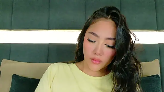 Snapshot of nicolle_pierce chatting on November 2025 12:52:02 PM nicolle pierce online show from November 2025 12:52:02 PM