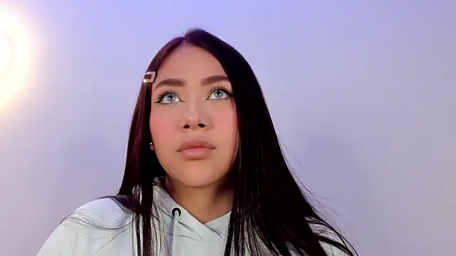 nicolle pierce online show from February 2026 02:44:01 PM