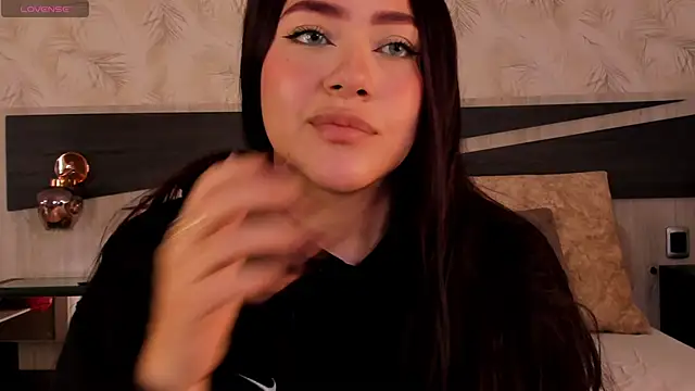 nicolle pierce online show from March 2026 01:37:01 PM