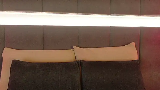 Snapshot of nicolle_pierce chatting on November 2025 01:44:02 PM nicolle pierce online show from November 2025 01:44:02 PM