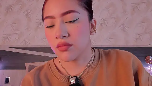 nicolle pierce online show from February 2026 01:33:02 PM