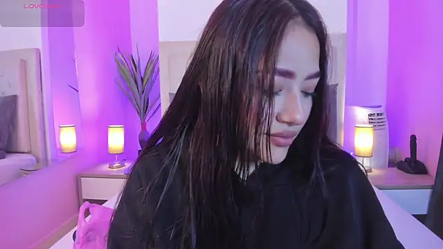 nicolle pierce online show from March 2026 01:01:01 PM