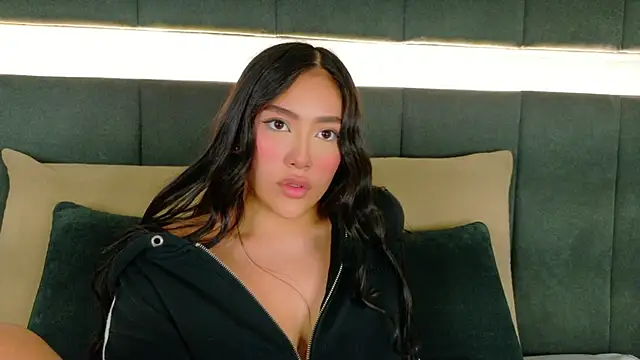 Snapshot of nicolle_pierce chatting on November 2025 02:00:02 PM nicolle pierce online show from November 2025 02:00:02 PM