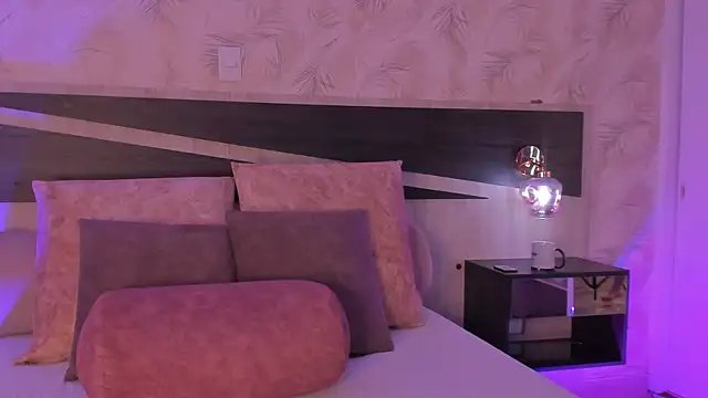 nicolle pierce online show from February 2026 01:22:02 PM