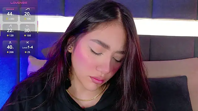 Snapshot of nicolle_pierce chatting on November 2025 03:12:02 PM nicolle pierce online show from November 2025 03:12:02 PM