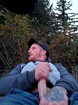 Snapshot of GINGERHEADMAN chatting on October 2025 01:37:02 AM GINGERHEADMAN online show from October 2025 01:37:02 AM