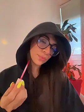 MariaIsabella8 online show from April 2026 09:15:01 PM