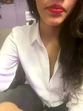 Divyaa69 online show from December 2025 02:07:02 AM