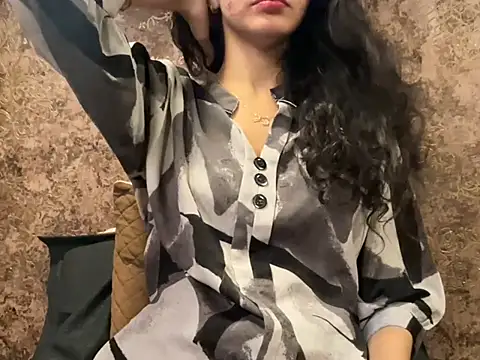 Divyaa69 online show from July 2026 03:42:02 PM