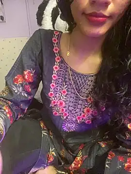 Divyaa69 online show from December 2025 06:23:01 PM