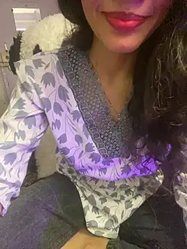 Divyaa69 online show from January 2026 03:32:01 AM