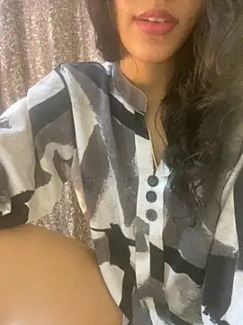 Divyaa69 online show from October 2025 01:36:01 PM