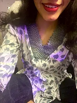 Divyaa69 online show from January 2026 04:21:02 PM