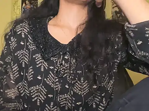 Divyaa69 online show from July 2026 06:32:02 PM