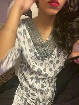 Divyaa69 online show from January 2026 04:24:02 PM